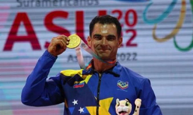 El fisicoculturista zuliano Villali Linarez gana medalla de oro en Asunción