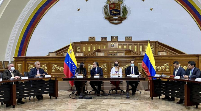 AN establece grupo de amistad legislativa con Colombia
