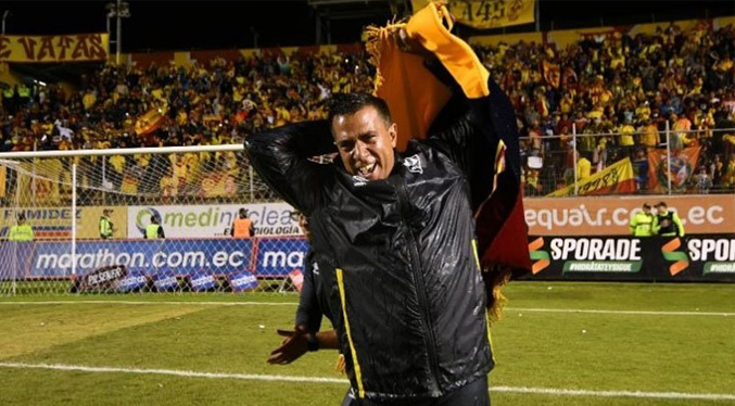 César Farías deja a Aucas a un paso del título en Ecuador