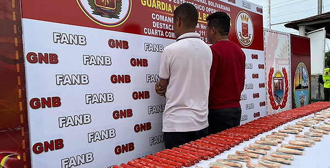 FANB captura a dos delincuentes con 100 barras de explosivos en Guajira