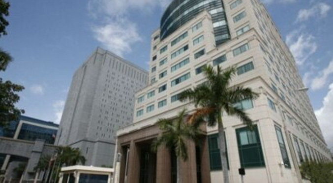 Acusan en Miami a un hombre de defraudar millones al sistema de salud pública