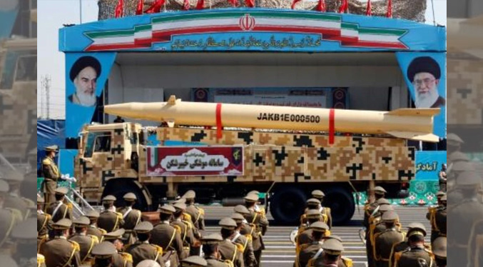 Irán anuncia que fabricó por primera vez un misil balístico hipersónico