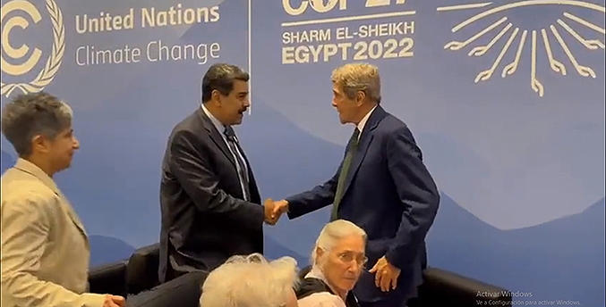 Maduro y John Kerry se saludan en Egipto