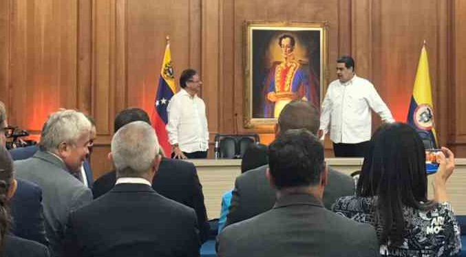Maduro y Petro firman acuerdos bilaterales