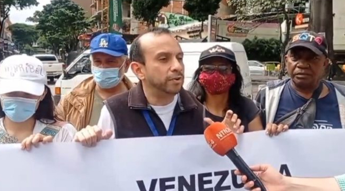 Protestan por cierre de medios de comunicación en Venezuela