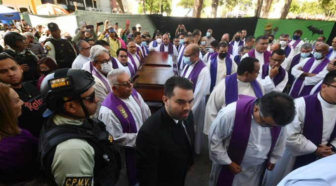 Reciben el cuerpo de monseñor Reinaldo Del Prette en la catedral