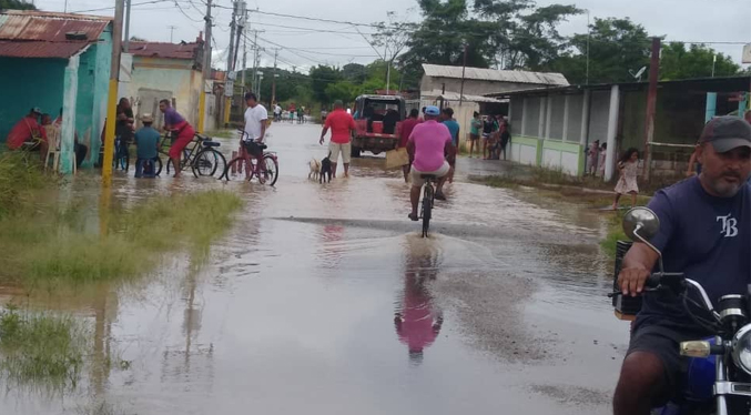 Dos parroquias de Baralt afectadas por el desbordamiento del río Misoa