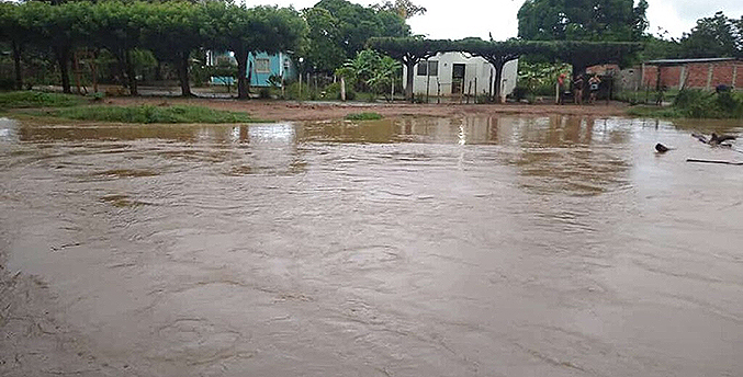 Reportan que crecida del río Tamare en la COL afecta cuatro sectores del municipio Simón Bolívar
