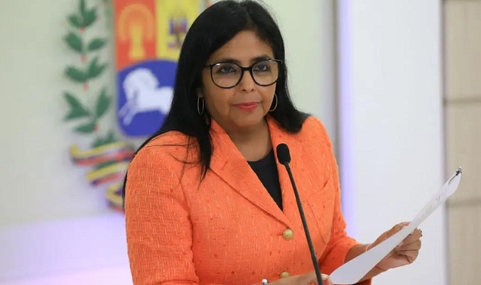 Vicepresidenta Rodríguez llega a La Haya para atender caso de Guyana ante la CPI