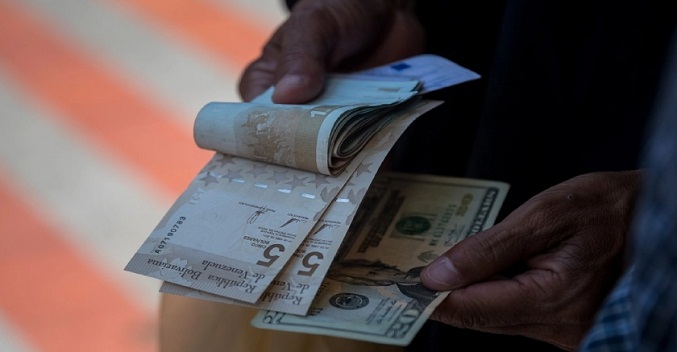 Dólar BCV inicia la semana en 8,77 bolívares