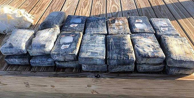 Apresan a dos dominicanos con 133 kilos de cocaína al suroeste de Puerto Rico