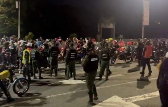 Autoridades interceptan caravana de más de 200 motorizados en Plaza Venezuela