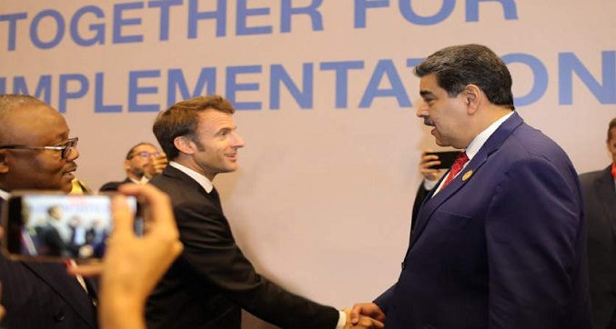 Maduro habla con Macron en la COP27