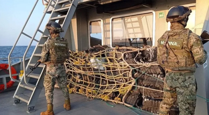 Incautan más de mil kilos de cocaína flotando en costas mexicanas