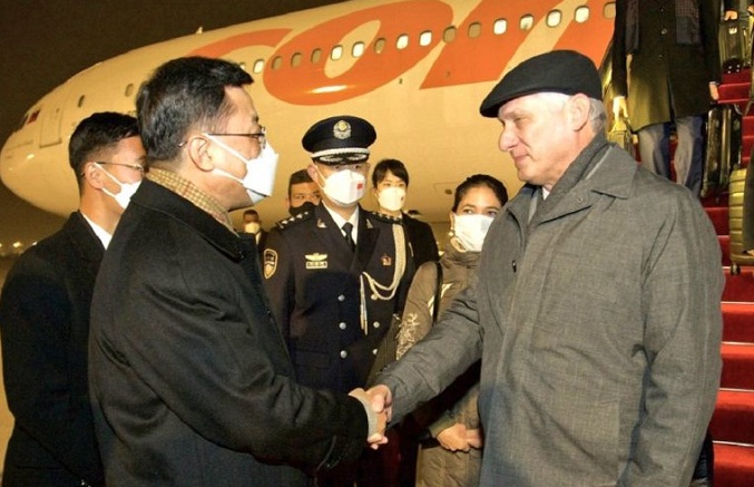 Díaz-Canel llega a China para verse con Xi y firmar acuerdos bilaterales
