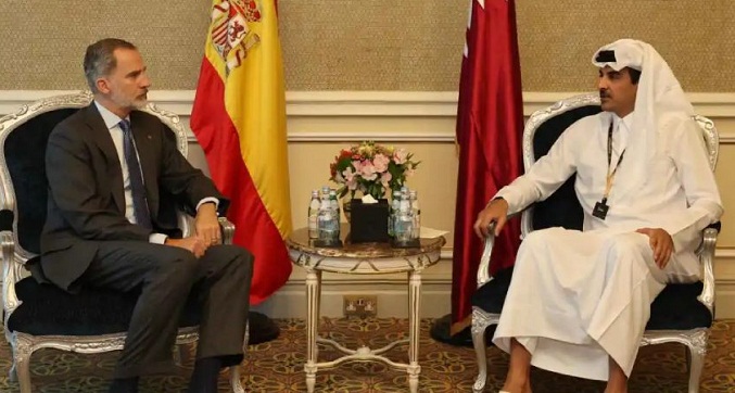 Rey de España se reúne con el emir de Catar en su visita al Mundial