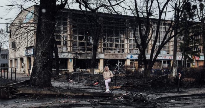 Ucrania reporta cinco muertos por ataques rusos contra viviendas