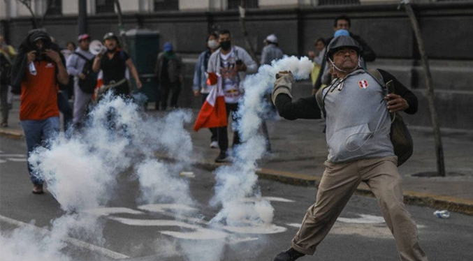 Elevan a 26 los fallecidos en enfrentamientos en Perú