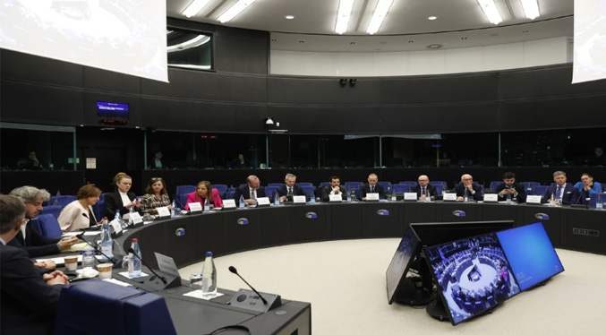 Eurocámara destituye a la vicepresidenta Eva Kaili por corrupción