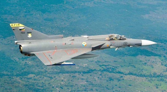 Petro anuncia el reemplazo de aviones Kfir de la Fuerza Aérea Colombiana