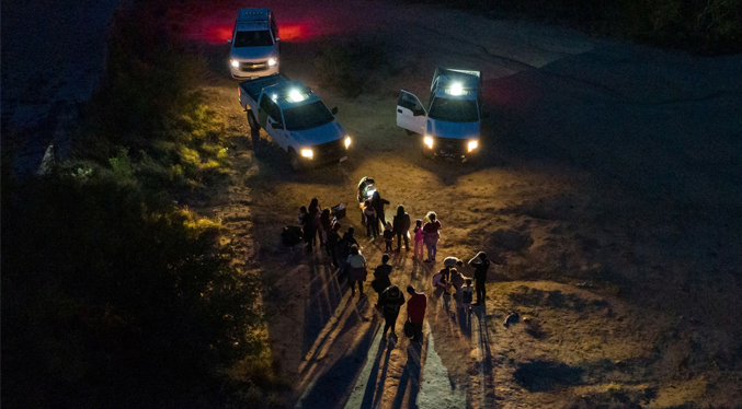 Autoridades migratorias de EEUU están en alerta por el pase de mil personas ilegalmente