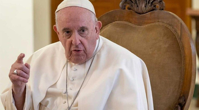 El Papa afirma que en nombre de ningún Dios se puede declarar santa una guerra