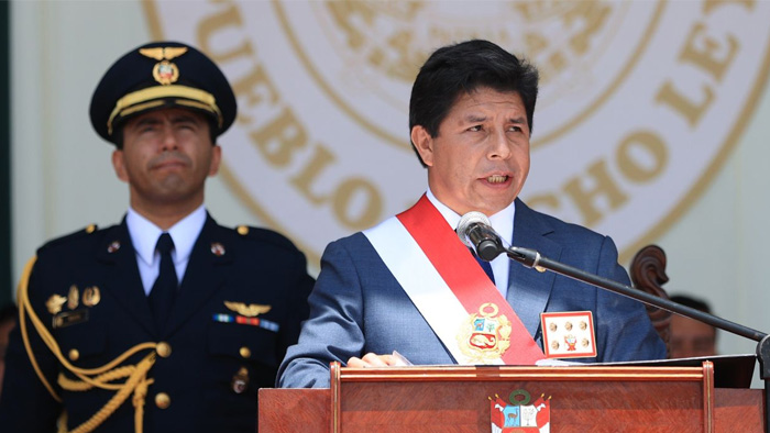 Pedro Castillo disuelve el Congreso de Perú