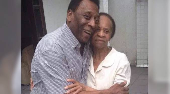 Madre de Pelé aún desconoce de la muerte de su hijo