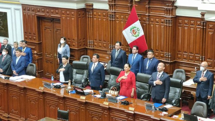 Congreso de Perú destituye a Castillo por «permanente incapacidad moral»