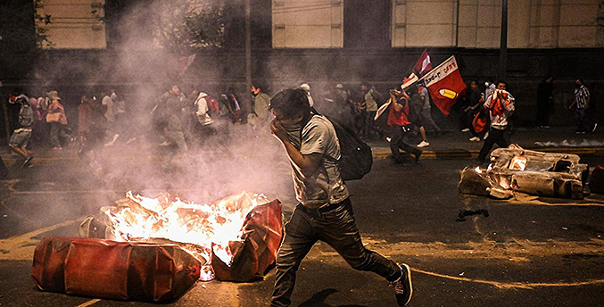 Protestas en Perú suman tres fallecidos