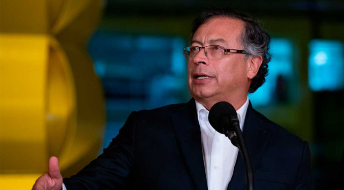 Presidente de Colombia asumirá el control de regulación de los servicios públicos