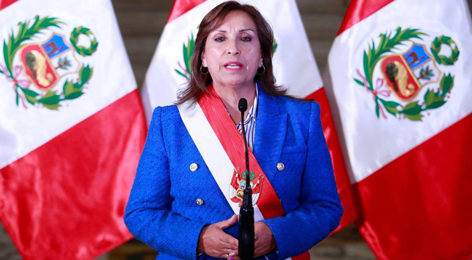 Presidenta de Perú anuncia que enviará un proyecto al congreso para anticipar las elecciones