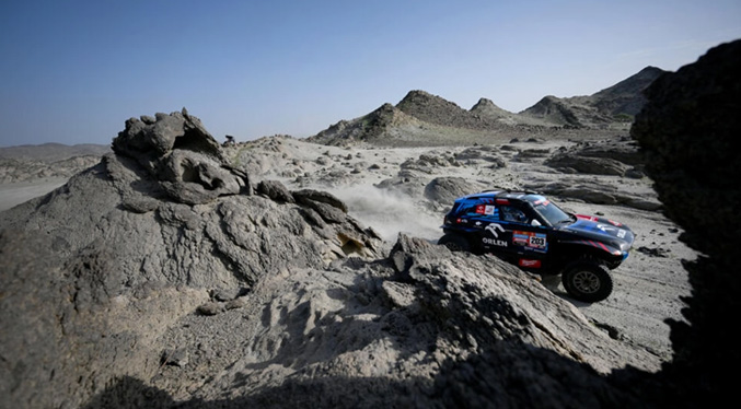El Rally Dakar celebra su 45ª edición en las dunas de Arabia Saudita