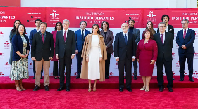 La Reina Letizia de España inaugura el Instituto Cervantes en Los Ángeles