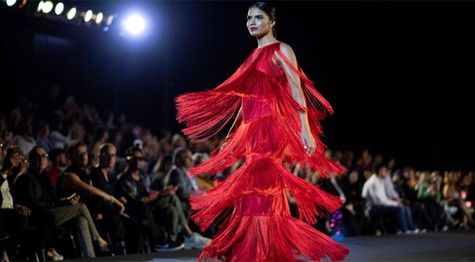Elegancia, urbanismo y feminismo: Venezuela vive una «semana de la moda» para reactivar la industria