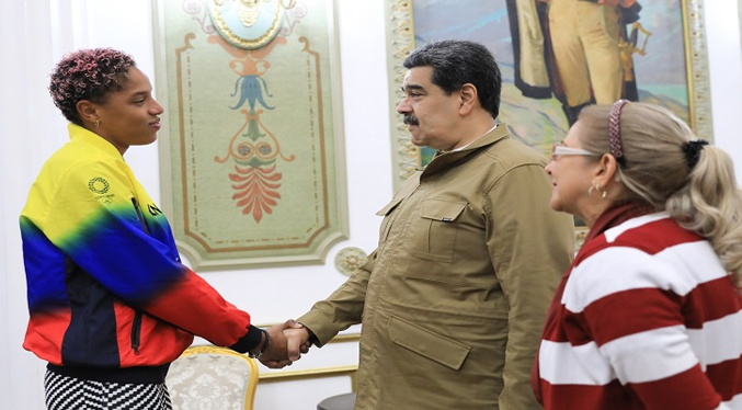 Maduro recibe a Yulimar Rojas en Miraflores