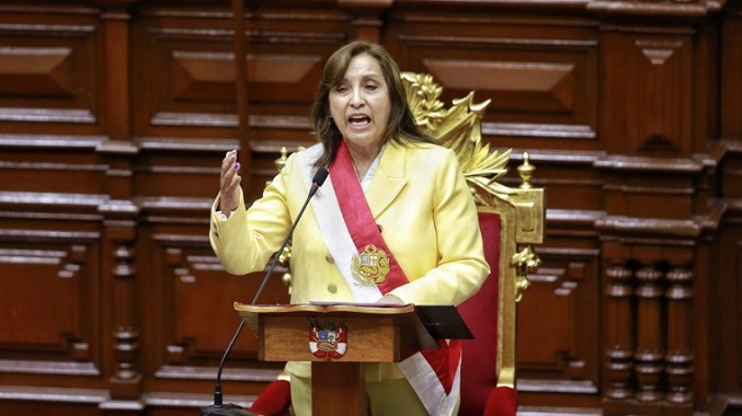 Boluarte invoca a la paz en Perú tras “una triste jornada de violencia”