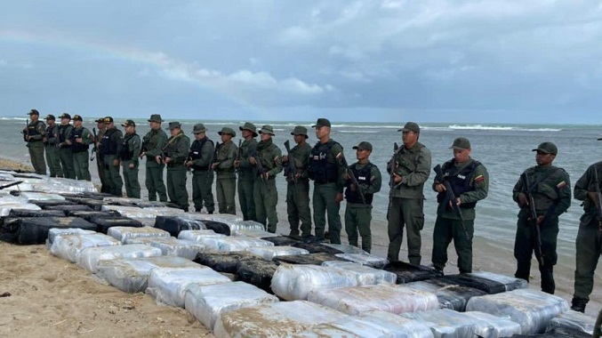 Capturan a un hombre con 160 bultos de droga en Falcón