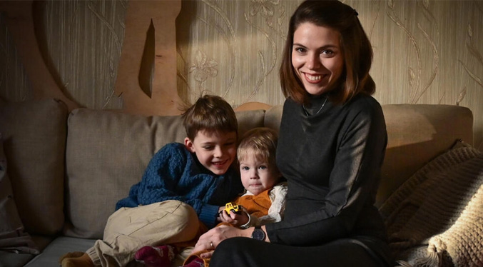 Madres solas en Rusia y maridos exiliados para evitar la llamada a filas