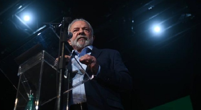 Lula completa su gabinete y cumple promesa a los indígenas
