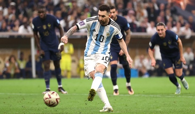 Messi fija récord con 26 presencias en mundiales