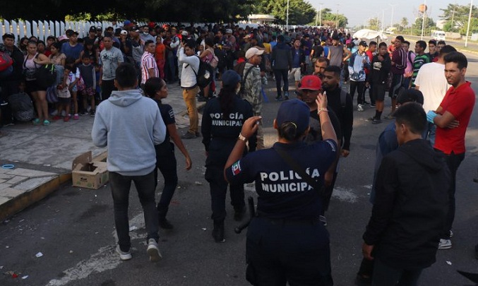 Migrantes se enfrentaron para recibir atención en el sur de México