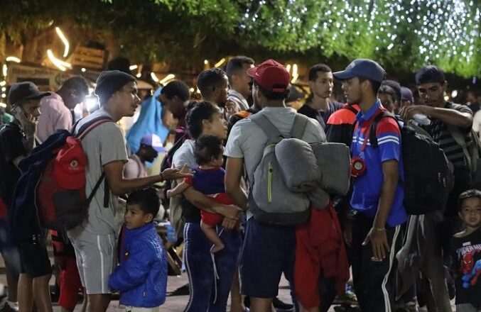 Migrantes en México apresuran su recorrido hacia EEUU por fin del Título 42