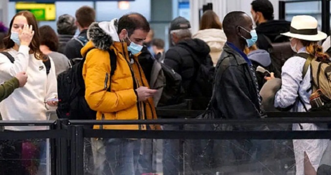 Nueva York recomienda volver a usar las mascarillas en lugares públicos