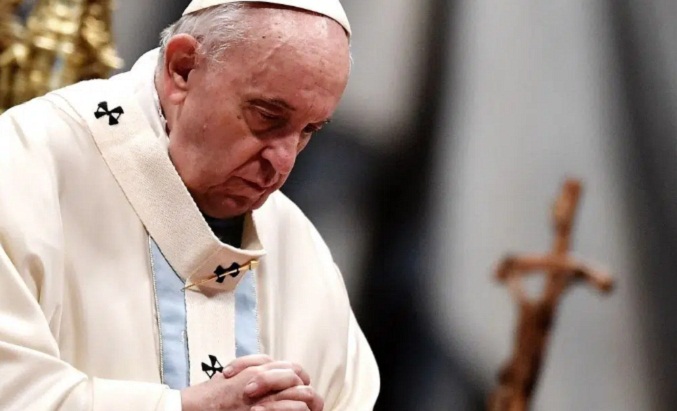 Francisco expresa su «gratitud» a Benedicto XVI tras su fallecimiento
