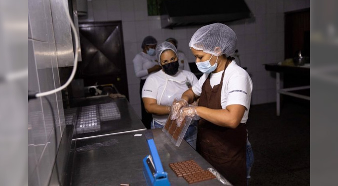 De una pequeña hacienda de cacao venezolano para el mundo, soñar en grande
