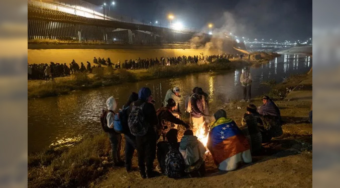 “¡Somos seres humanos!”: Venezolanos rompen en llanto a los pies de la frontera de EEUU