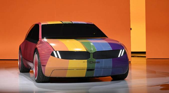 BMW presenta en la CES prototipo de auto que cambia de colores a pedido