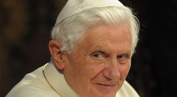 Benedicto XVI pidió destruir sin excepción sus escritos privados