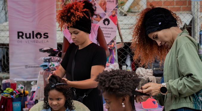 El cabello afro una forma de activismo que cobra fuerza en Venezuela